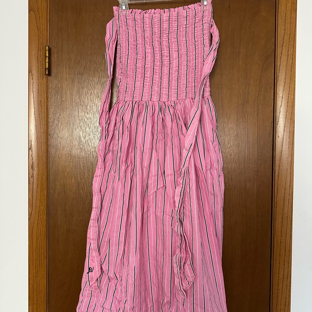 Elegant Pink Striped Women's Casual Dress
